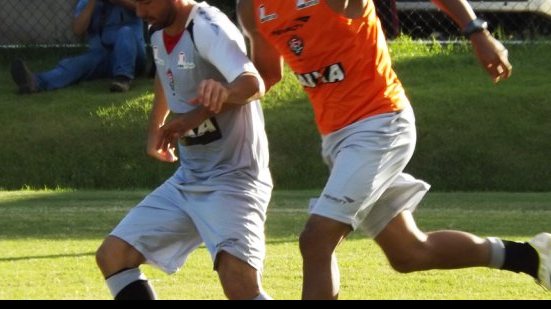 Imagem Vitória faz novo coletivo e Ney Franco deixa time definido