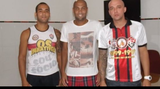 Imagem Maior organizada do Vitória pressiona Souza em reunião