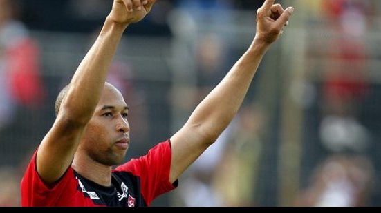 Imagem Vitória vence a Juazeirense e garante liderança isolada