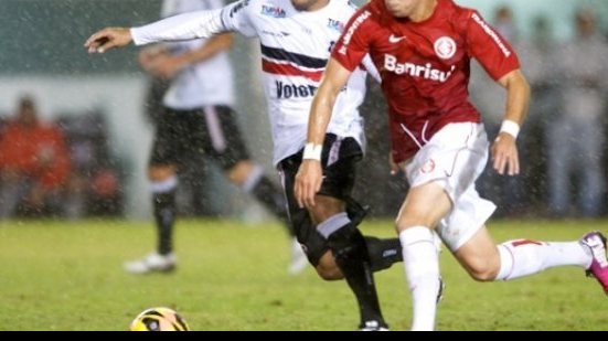 Imagem Atacante pretendido pelo Vitória vem sendo utilizado no Inter