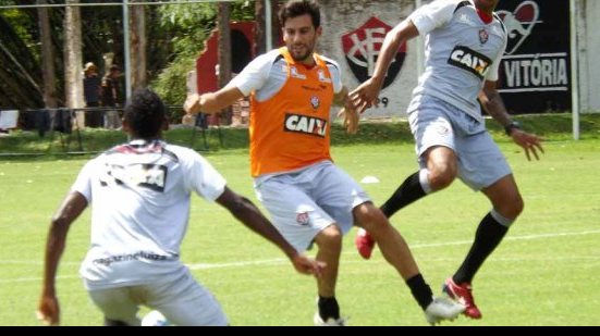 Imagem Ney Franco muda a zaga e mexe no meio de olho na Copa do Brasil
