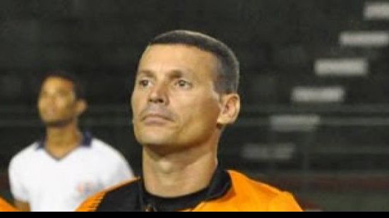 Imagem Manoel Nunes Lopo Garrido apita clássico BaVi