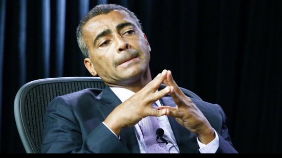 Imagem Romário responde Ronaldo e volta a cobrar promessa