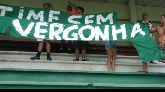 Imagem Camisa 9 da seleção é hostilizado em treino do Fluminense