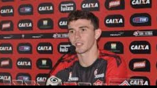 Imagem Zagueiro do Vitória passará por cirurgia na quinta-feira