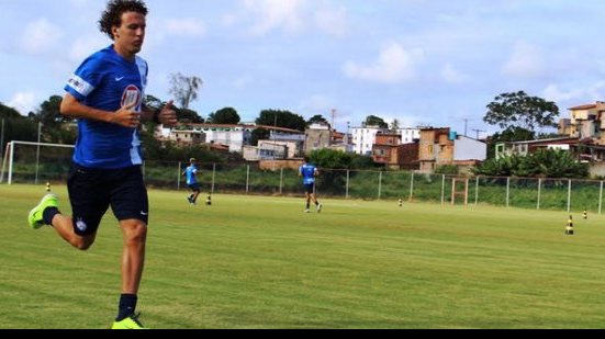 Imagem Galhardo fratura o pé e fica afastado dos gramados por dois meses