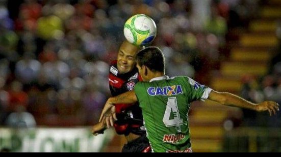 Imagem  Com vantagem ampliada, Vitória encara o Vitória da Conquista