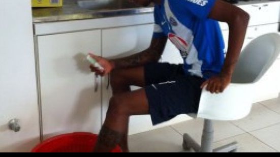 Imagem Médico mostra otimismo e vê chances de Talisca jogar