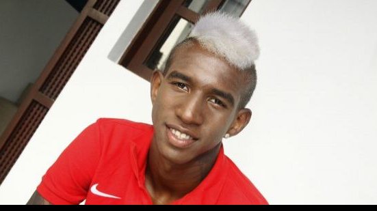 Imagem “Há 50% de chances do Talisca jogar”, relata médico do Bahia