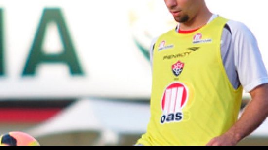 Imagem Criciúma anuncia  ex-atacante do Vitória