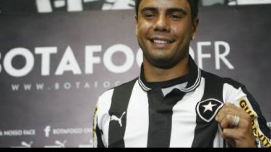 Imagem Bahia volta a tentar contratação de atacante rebaixado com o Vitória