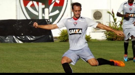 Imagem Ney Franco banca permanência de Defendi: “a tendência é que ele jogue”