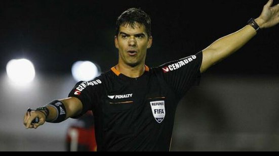 Imagem Péricles Bassols comanda decisão do Campeonato Baiano