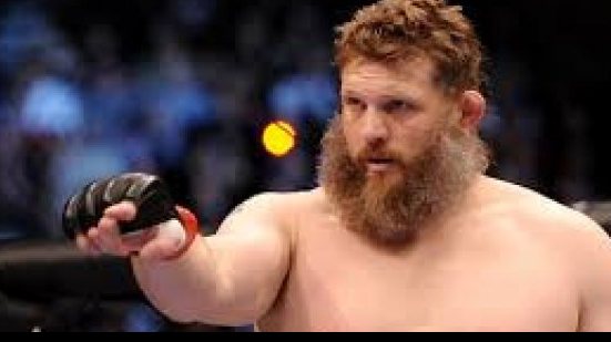 Imagem Minotauro é derrotado por Roy Nelson no primeiro round