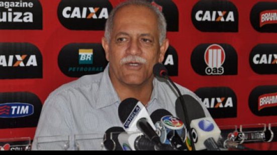 Imagem Raimundo Queiroz deixa a diretoria de futebol do Vitória