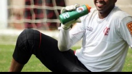 Imagem Ex-Vitória ironiza rival no Rio: “roubado é mais gostoso”