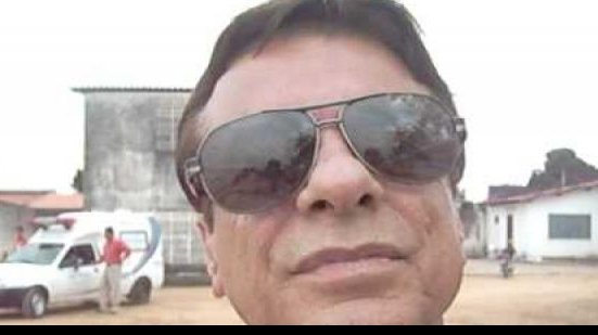 Imagem Falcão confirma negociação com Sinval Vieira, mas acha acerto difícil
