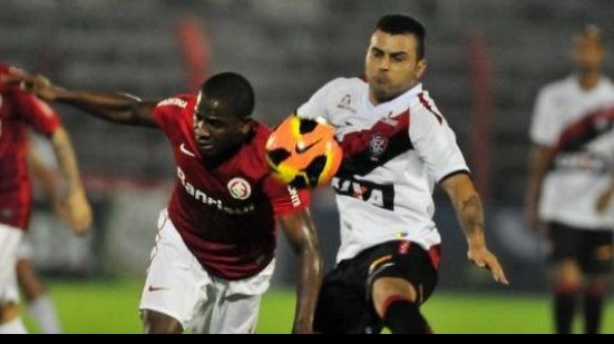 Imagem  Na estreia no Brasileirão, Vitória perde para o Internacional