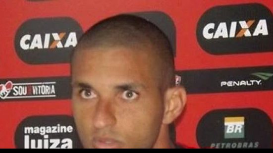 Imagem   Jogadores lamentam gol sofrido no começo da partida