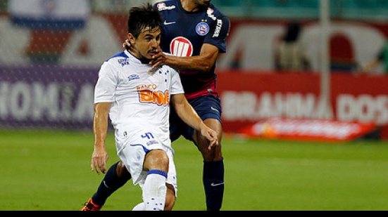 Imagem Diante do atual campeão, Bahia larga na Série A