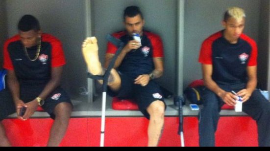 Imagem Neto Coruja deve desfalcar o Vitória diante do J. Malucelli