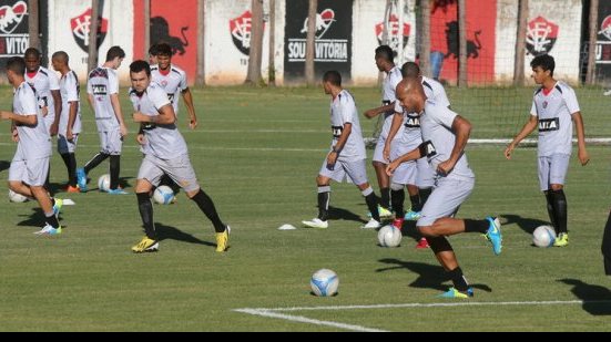 Imagem Vitória tenta emprestar jogadores para enxugar folha salarial