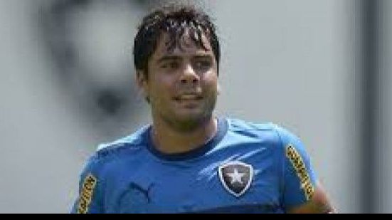 Imagem Entrave entre FERJ e Botafogo retarda anúncio de Henrique