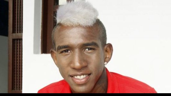 Imagem Talisca admite que atuar improvisado atrapalha rendimento