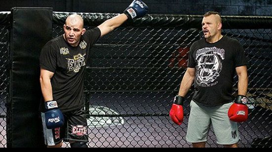 Imagem Lenda do UFC aposta em brasileiro contra Jon Jones