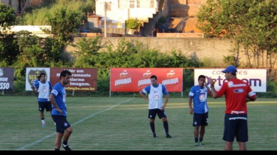 Imagem Marquinhos Santos comanda coletivo de olho no Figueirense