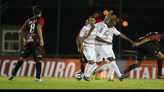 Imagem  Sem vencer há três jogos, Vitória encara o J. Malucelli pela Copa do Brasil