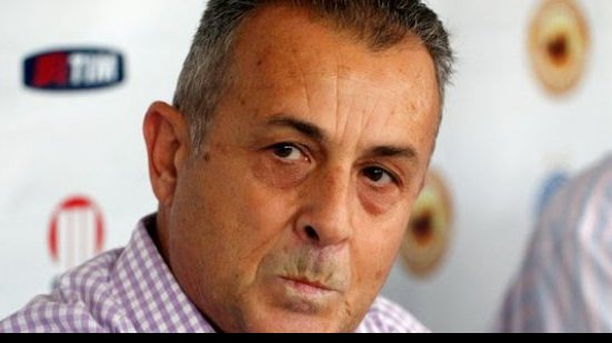 Imagem “Elton não tem interesse de voltar ao Brasil”, afirma diretor do Bahia