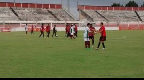 Imagem Flu de Feira e Atlético empatam na segundona e se complicam