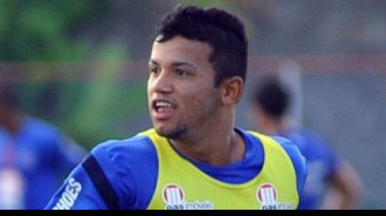 Imagem Railan e Rafael Miranda brigam por vaga na lateral