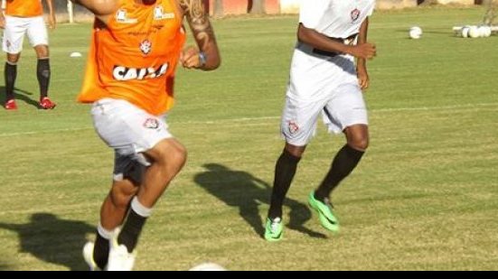 Imagem Alan Pinheiro quer nova chance como titular: “todos podem jogar”