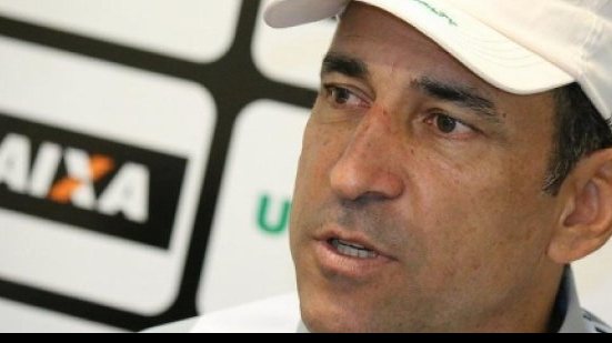 Imagem Bahia derruba técnico do Figueirense