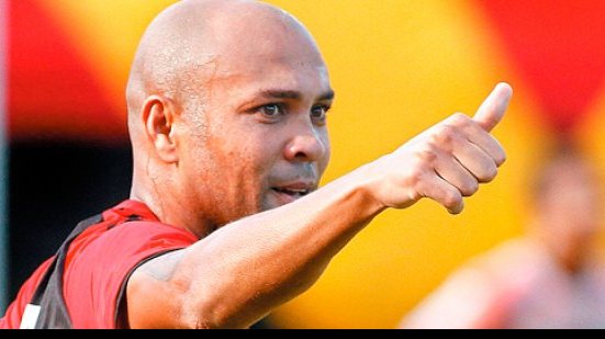 Imagem Ney Franco destaca postura de Souza: “tem entrega e vontade”