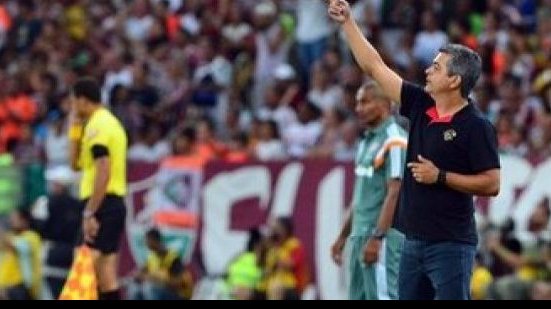 Imagem Ney Franco exalta atitude do Vitória: “foi uma noite perfeita”