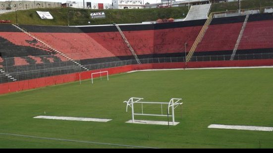 Imagem Fotos: confira imagens do novo gramado do Barradão