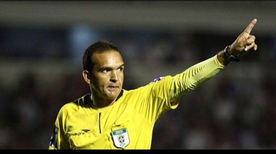 Imagem Árbitro goiano comandará Bahia x América-MG