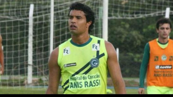 Imagem Sem clube, volante volta à Toca do Leão para manter forma