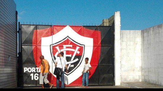 Imagem Vitória volta a ‘barrar’ entrada de jogadores sem habilitação