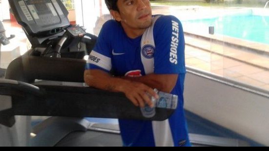Imagem Volante sente a coxa e está fora do jogo contra o América-MG