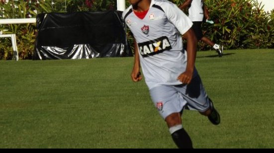 Imagem Possível titular, Mauri elogia interino: “me fez aprender muito”