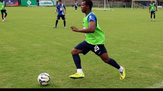 Imagem Guilherme Santos treina e vira opção para pegar o Flamengo