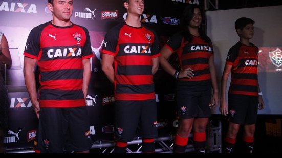 Imagem Vitória irá estrear novo uniforme neste domingo diante do Palmeiras
