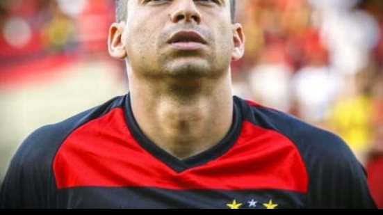 Imagem Neto Baiano critica adiamanto do jogo contra o Bahia