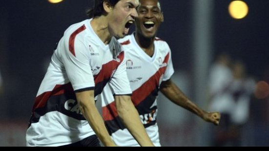Imagem Bomba! Bahia e mais dois clubes querem tirar Cáceres do Vitória