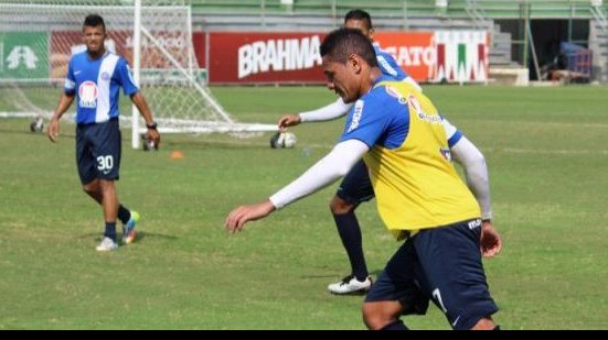 Imagem Hélder recebe elogios de Marquinhos e pode ser titular contra o Flamengo