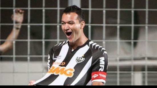 Imagem Atlético-MG tem retorno de Réver e mais três para encarar o Vitória